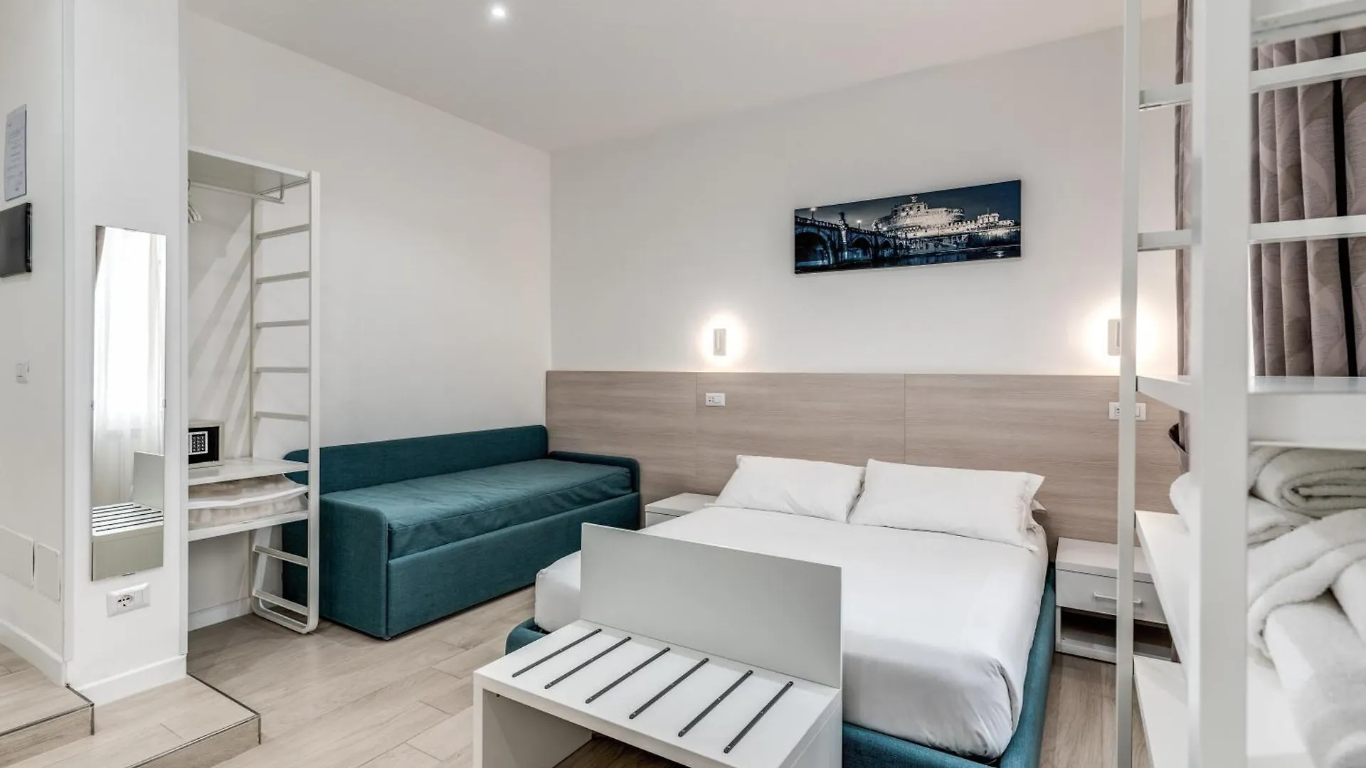 A Touch Of Rome Guesthouse Италия