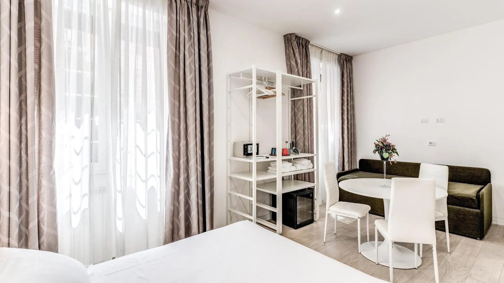 Guest house A Touch Of Rome Guesthouse